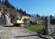 Demolita la casa abusiva in mezzo alla ex cava - Qui News Firenze
