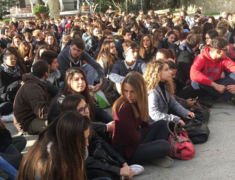 Continua la protesta degli studenti - Qui News Elba
