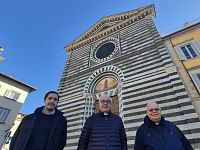 Marchese, Scaccini e Stancari davanti alla chiesa di San Francesco a Prato
