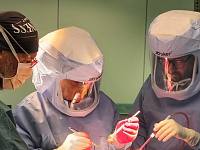 In sala operatoria con il robot Mako