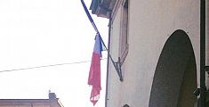 Castel Focognano espone la bandiera francese