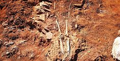Scheletro umano ritrovato dagli archeologi