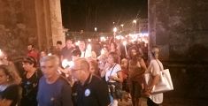 Livorno ricorda le vittime con una fiaccolata