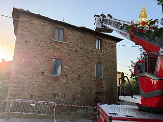 Uno degli interventi dei vigili del fuoco