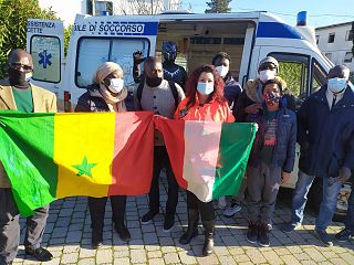 Le bandiere di Senegal e Italia vicine grazie ad Alì