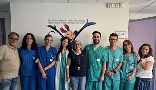 Teresa (al centro) con il team dei sanitari