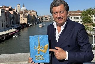 Mario Agnelli con il riconoscimento