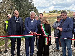 Il presidente Eugenio Giani al taglio del nastro del campo prova