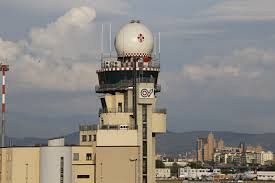 La torre di controllo dell'aeroporto Vespucci a Firenze