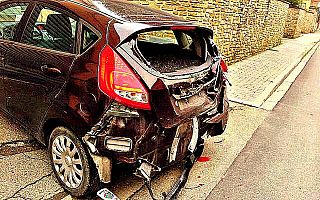 L'auto di Elviana Cottini dopo l'incidente. Foto da Fb