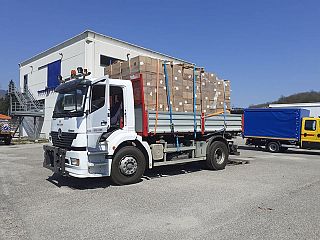 Camion con scatoloni