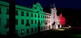 La Certosa di Calci illuminata col tricolore