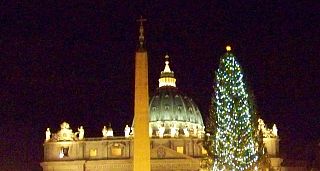 Piazza San Pietro allestita per un Natale degli anni scorsi