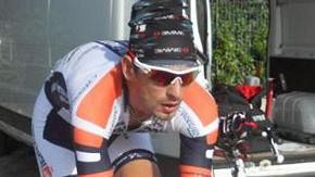 Nicola Palmieri in sella alla sua bicicletta sportiva