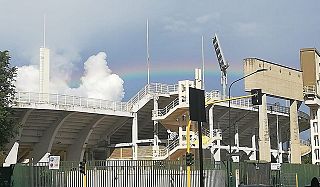 In foto l'arcobaleno sullo stadio Artemio Franchi