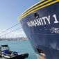 Nave umanitaria fa rotta verso la Toscana, a bordo 70 migranti