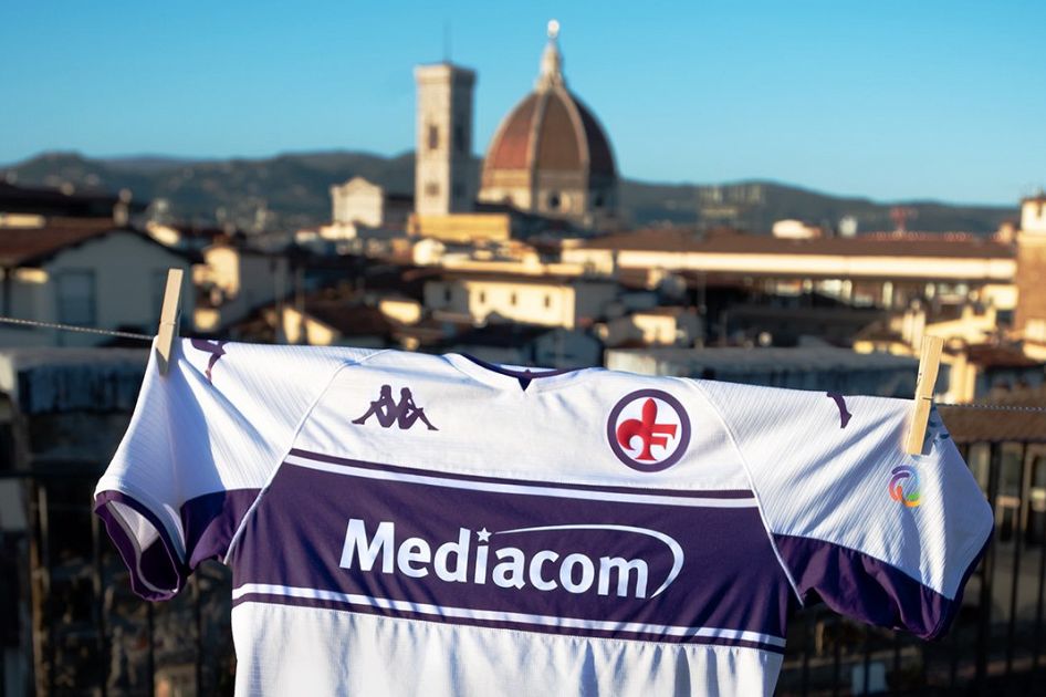 Calcio a Firenze: ACF Fiorentina, Stadio Artemio Franchi, Storia dell'ACF  Fiorentina, Colori e simboli dell'ACF Fiorentina