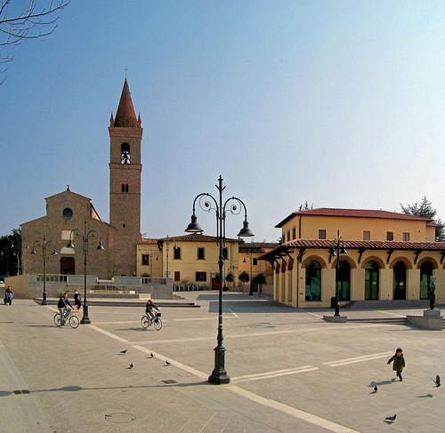 La piazza si trasforma in