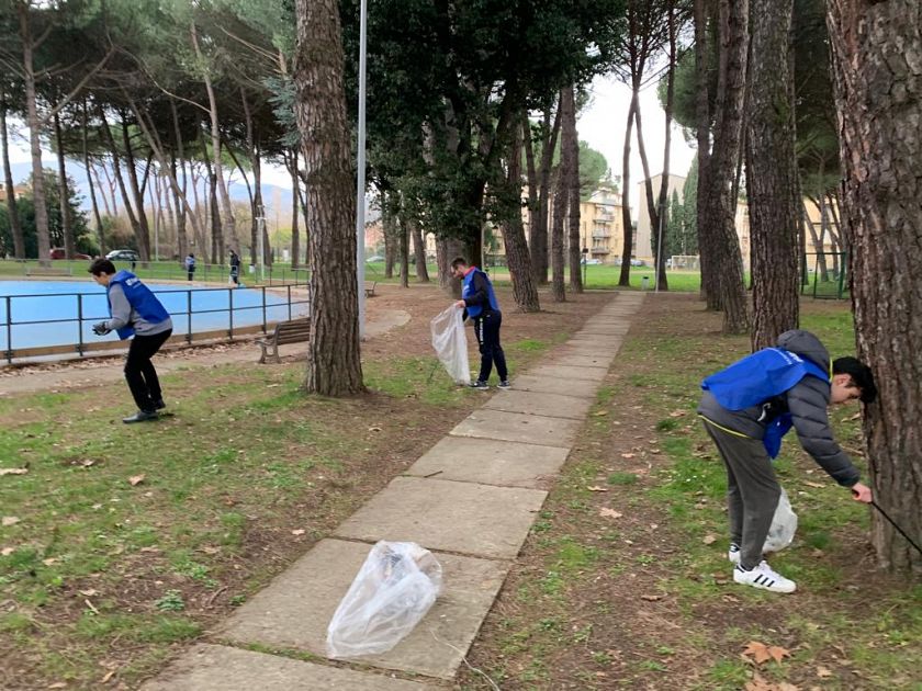 Via rifiuti e siringhe dal parchino di via Arno Attualit AREZZO