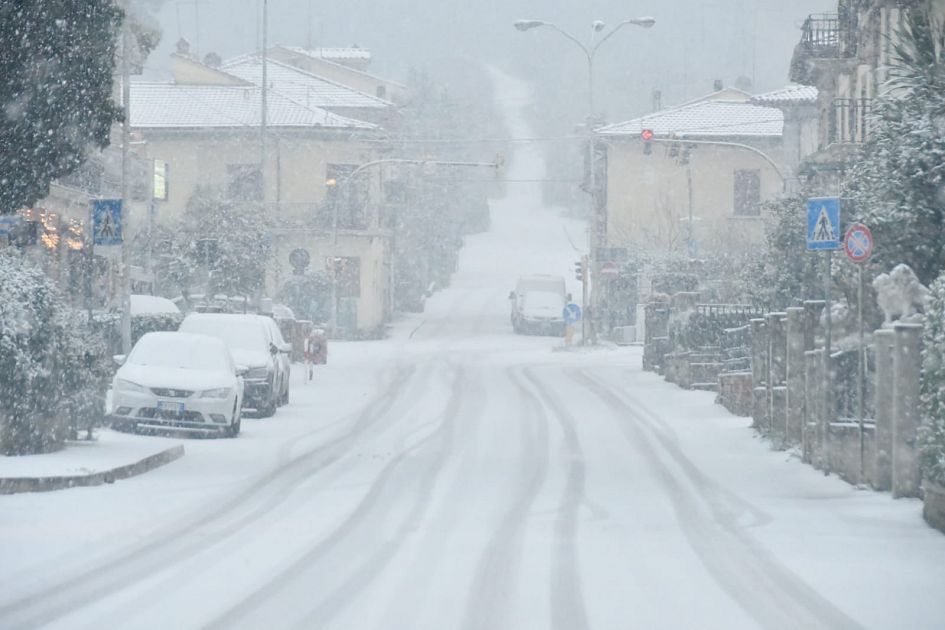 Toscana imbiancata la neve arriva in citt Attualit AREZZO