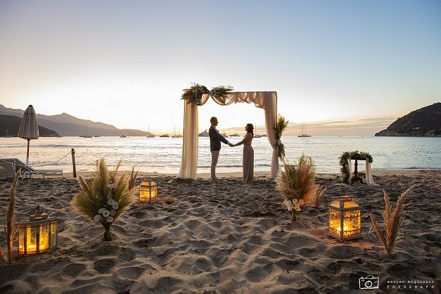 Matrimonio Da Sogno Sulla Spiaggia Della Biodola Attualita Portoferraio