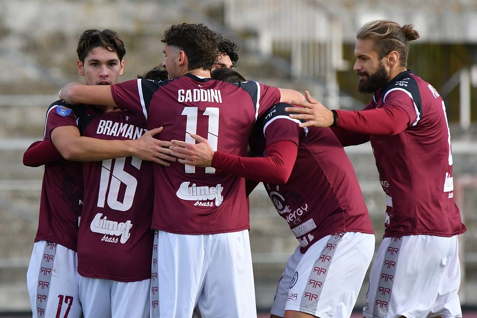 Arezzo torna alla vittoria e affonda il Grosseto Sport AREZZO