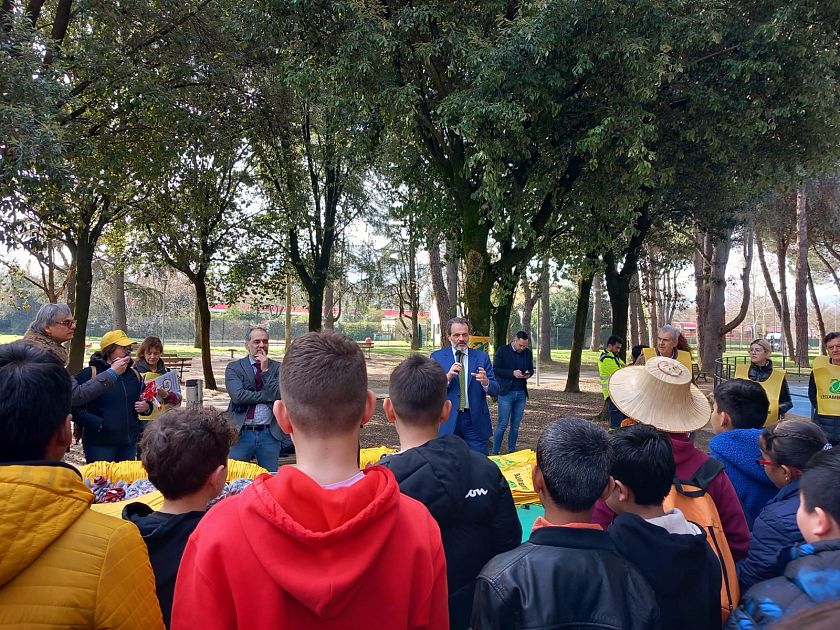 Puliamo il mondo 80 studenti in azione nel parco quinos AREZZO