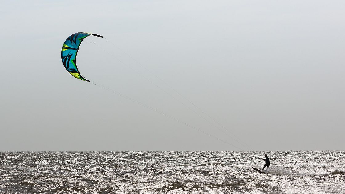 Precipita Con Il Kitesurf Paura A Calambrone Cronaca PISA