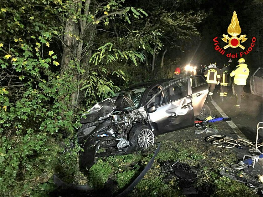 Schianto contro un albero gravi due giovani Cronaca AREZZO