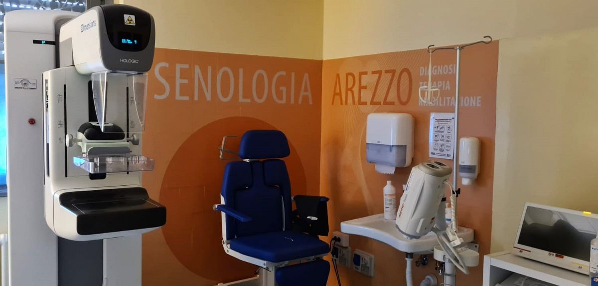 Tumore al seno consulenze in piazza per le donne Attualit AREZZO