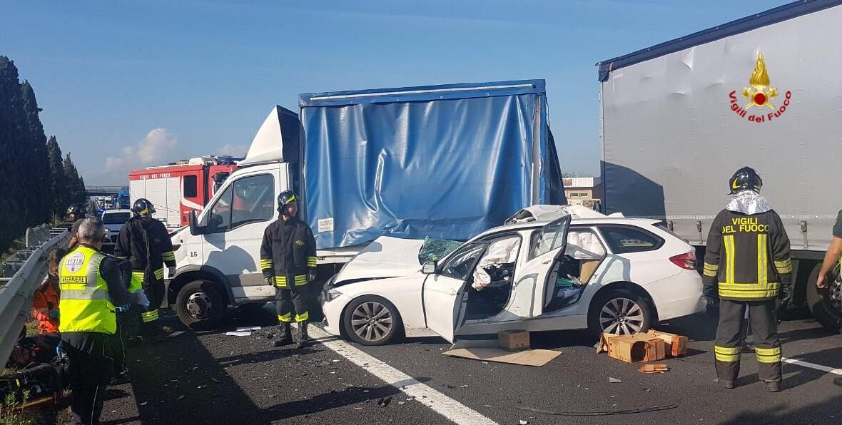 Scontro Fra Auto E Tir In A1, Una Donna Deceduta | Cronaca BARBERINO DI ...