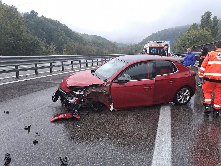 Incidente tra Arezzo e Sansepolcro ragazza ferita Cronaca