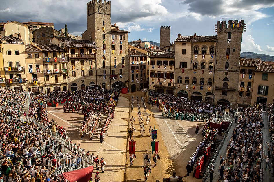 Giostra il giorno della sfida tutti gli orari Giostra Saracino