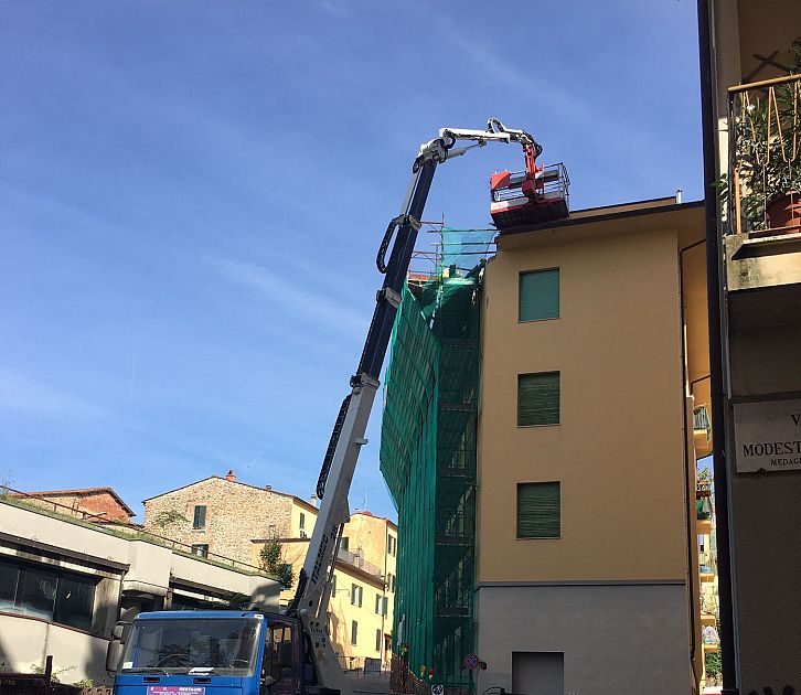 Crollo nel palazzo 7 famiglie ancora fuori casa Cronaca AREZZO