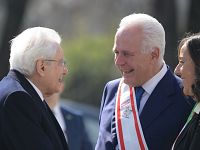 Mattarella accolto dal presidente della Toscana Giani e dalla sindaca di Firenze Funaro