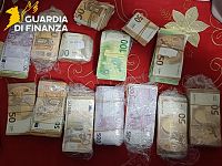 La Finanza ha rinvenuto anche denaro contante