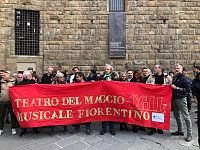 Il presidio dei lavoratori a Firenze