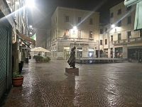 Piazza Cavour sotto la pioggia battente di questa notte
