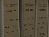 Alcuni dei faldoni nell'Archivio storico del Consiglio regionale della Toscana