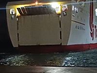 La nave durante l'attracco