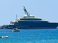 Lo yacht Breakthrough all'Elba