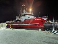 La nave Life Support di Emergency nel porto di Livorno
