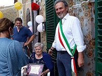 Nonna Lina con il sindaco Tarrini