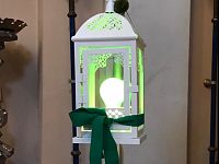 Le lanterne verdi nel presepe 2021, simbolo di accoglienza