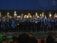 Il coro ha intonato gli inni d'Italia e d'Europa