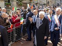 Il presidente Mattarella a Civitella. Alle sue spalle il presidente della Regione Giani e il sindaco Tavarnesi