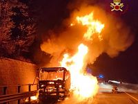 camion incendiato
