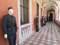 La mostra di uniformi storiche a Palazzo Ducale