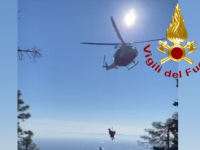 Il recupero dell'escursionista in elicottero