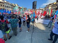 La manifestazione in piazza Santa Croce